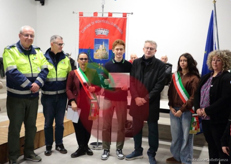 Presenti alla consegna